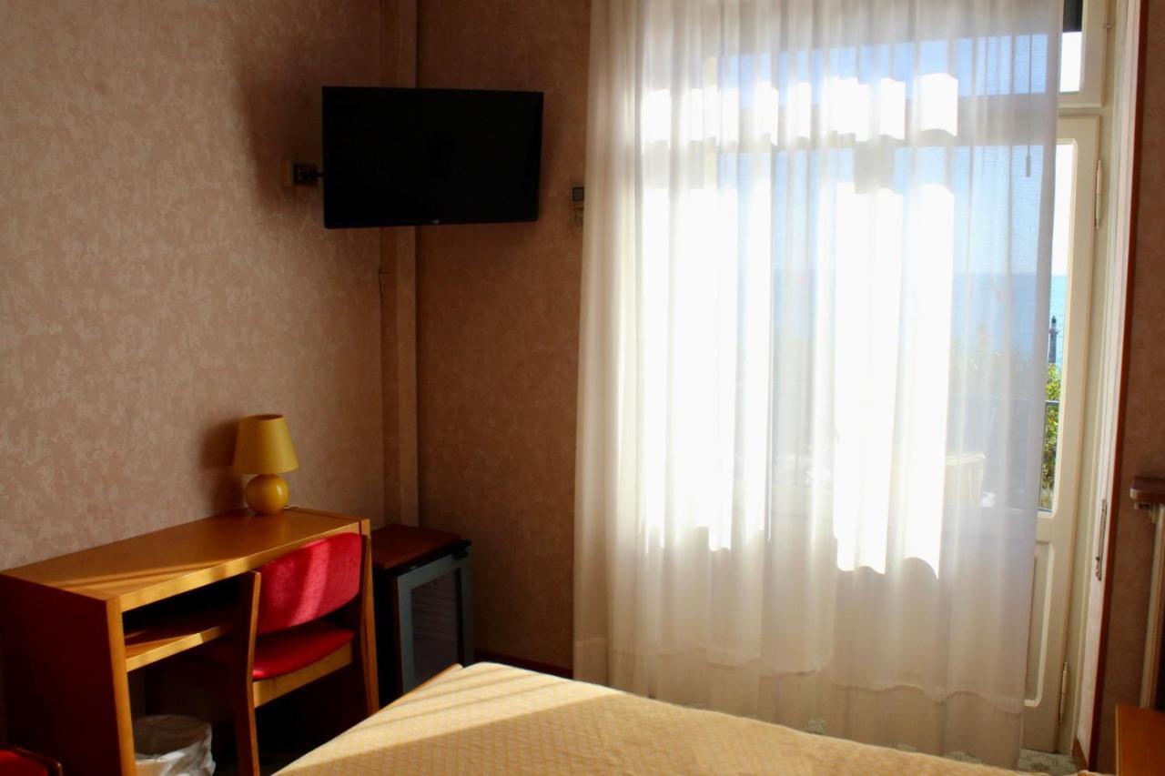 Hotel Tre Corone Γκάρντα Εξωτερικό φωτογραφία