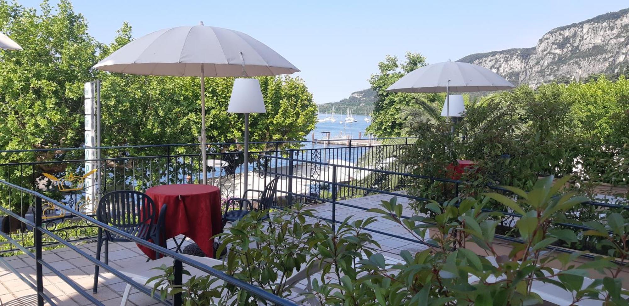 Hotel Tre Corone Γκάρντα Εξωτερικό φωτογραφία